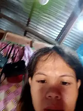 Sexxie_Ella22のStripchatでセックスチャット