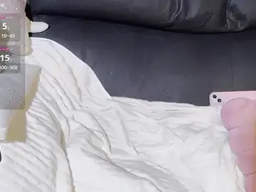 Nhi_Chibii05のStripchatでライブポルノ配信