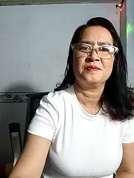 phnzのStripchatで高画質ウェブカメラ