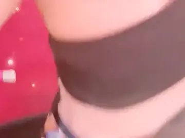 Nina_2025のStripchatで無料ライブポルノ