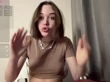 ElyaMurのStripchatでライブセックス映像