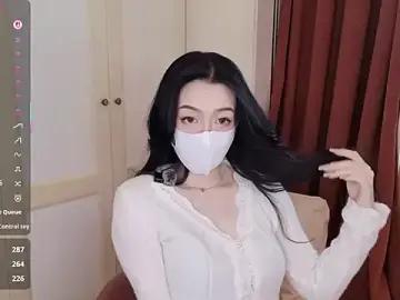 nayomi_34fのStripchatでヌードカメラ