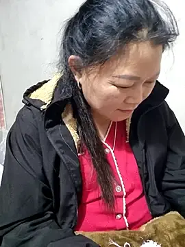 yoowwmrのStripchatで人気のアダルト配信