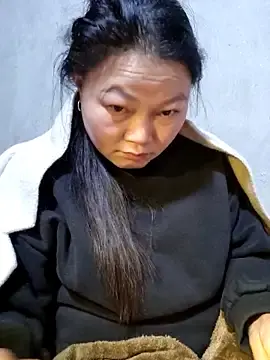 yoowwmrのStripchatで高画質ウェブカメラ