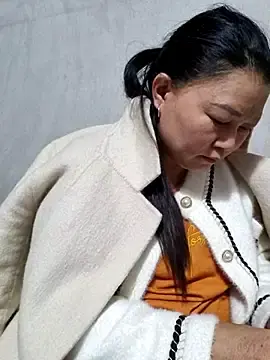 yoowwmrのStripchatで高画質ウェブカメラ