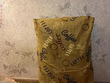 GlibRasherのStripchatでライブチャット