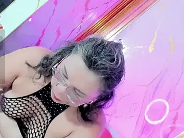 dianamilfのStripchatでヌードカメラ