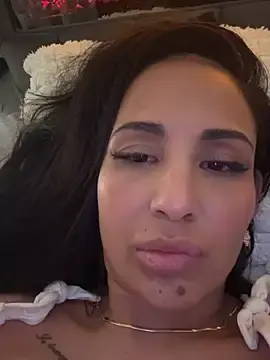 Stella_dauergeilのStripchatで今すぐ視聴可能なセックスカム