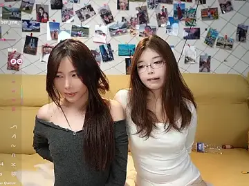 Luna520のStripchatでライブポルノ配信