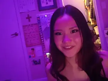 luvviviiのStripchatで人気のアダルト配信