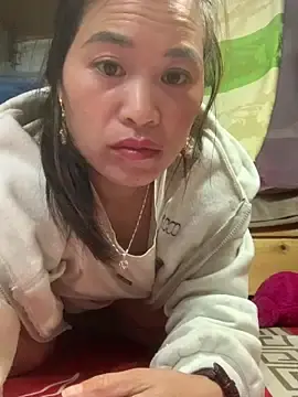 tuyetnhi-00のStripchatでライブポルノ配信