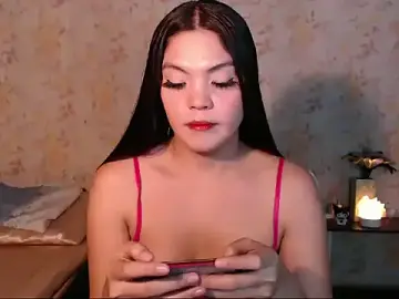 TsLisaLoveのStripchatでライブポルノ配信