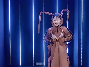 queen-001のStripchatでセックスカメラ