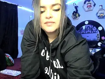 Luise_MeyrinkのStripchatで無料ポルノカメラ