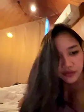 cherrycuteasianのStripchatでセックスチャット