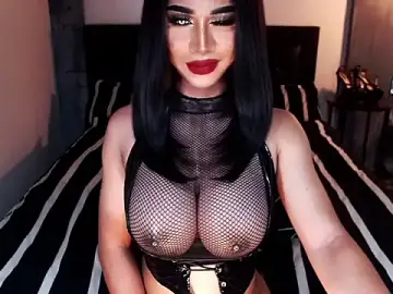 xMASSIVECOCKMISTRESSのStripchatでセックスカメラ