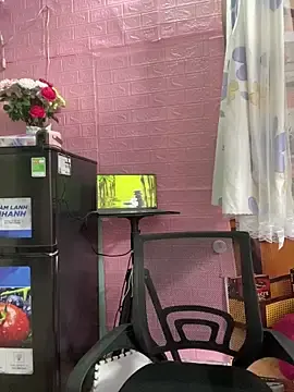 Bollozzy_89のStripchatで無料ポルノカメラ