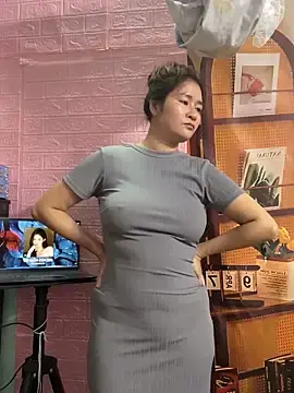 Bollozzy_89のStripchatで今すぐ視聴可能なセックスカム