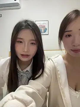 202509yoyoのStripchatでライブポルノ配信