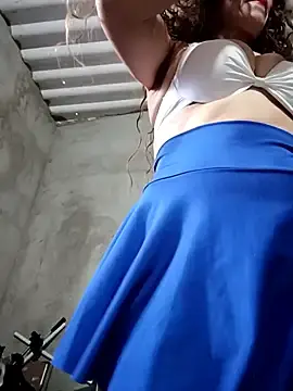 Dirty-Divorced-mother7のStripchatでセックスチャット