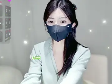 -Hell0-KittyのStripchatでアダルトカメラ配信