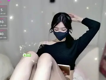 -Hell0-KittyのStripchatでヌードカメラ