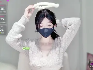 -Hell0-KittyのStripchatでアダルトビデオチャット