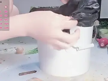 Lucky-xiuxiuのStripchatで高画質ウェブカメラ