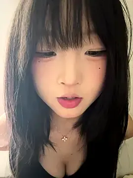 lelebaybay888のStripchatでアダルトカメラ配信