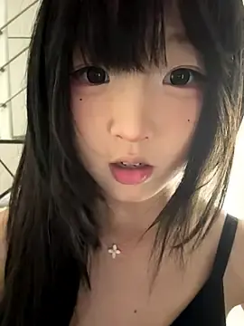 lelebaybay888のStripchatでアダルトカメラ配信