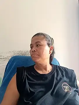 Fon_BigboobsのStripchatで今すぐ視聴可能なセックスカム