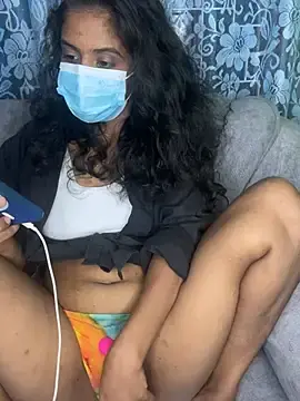 SukiyamaAsiaのStripchatでアダルトカメラ配信