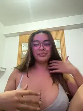 urasianladyのStripchatでライブチャット