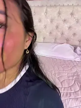 Rousse_blueのStripchatで無料ライブポルノ