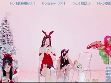 Luckygirls-339のStripchatで今すぐ視聴可能なセックスカム