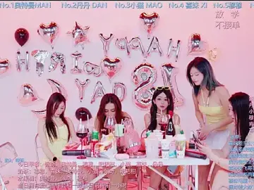 Luckygirls-339のStripchatでライブセックス映像