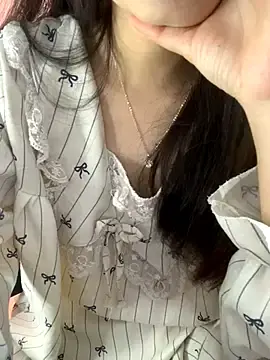 Tinasx56のStripchatで今すぐ視聴可能なセックスカム