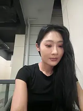 so-lingerのStripchatでアダルトビデオチャット