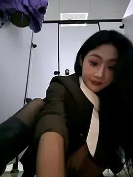 so-lingerのStripchatで高画質ウェブカメラ