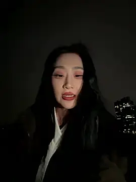 so-lingerのStripchatで無料ポルノカメラ