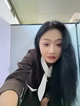 so-lingerのStripchatで高画質ウェブカメラ