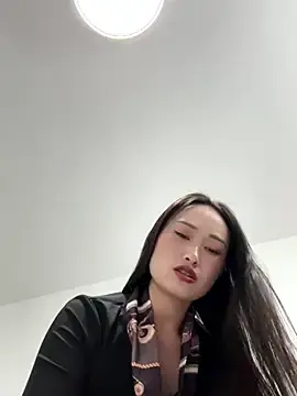 LfeijiのStripchatで人気のアダルト配信