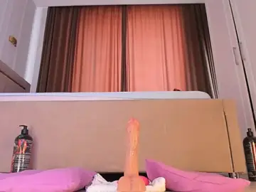 heemiaのStripchatで人気のアダルト配信