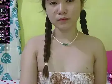 HornyAsian4uxxのStripchatで今すぐ視聴可能なセックスカム