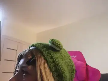 RoxannaCarverのStripchatで最高のライブ配信