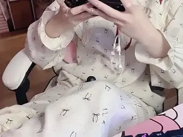 keelinnn19のStripchatでライブポルノ配信