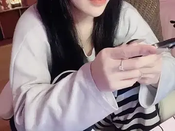 keelinnn19のStripchatでライブセックス映像