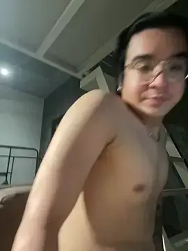 KayNguyennのStripchatでライブセックス映像