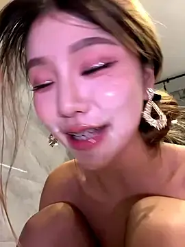 Kiki--2025のStripchatで最高のライブ配信