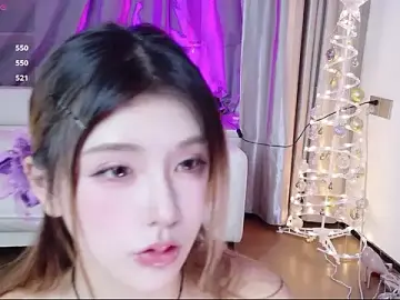 Kiki--2025のStripchatで人気のアダルト配信